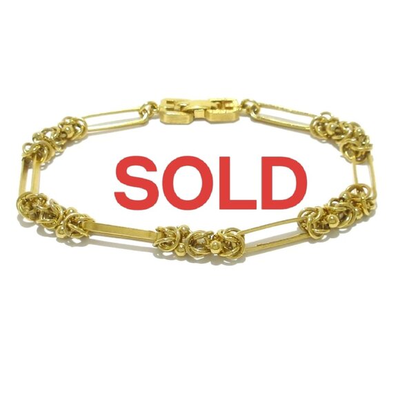 GIVENCHY - Gold Hardware Bracelet 136-061725 - Picture 1 of 5